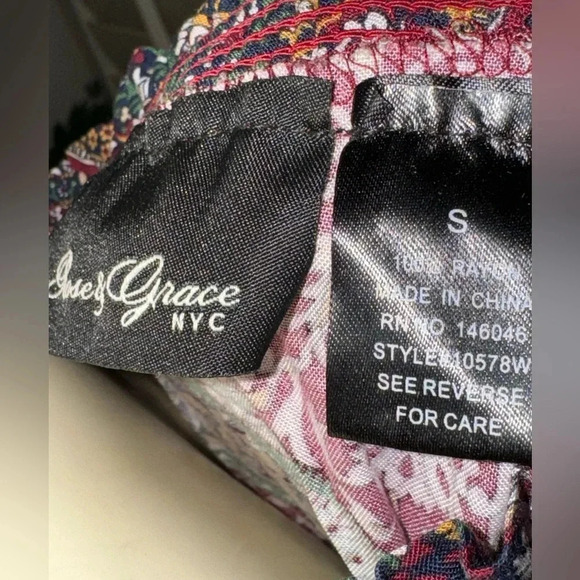 ROSE AND GRACE NYC BOHO RUFFLE OF THE SHOULDER MINI DRES WITH BELL SLEVES SIZE S - Picture 5 of 9